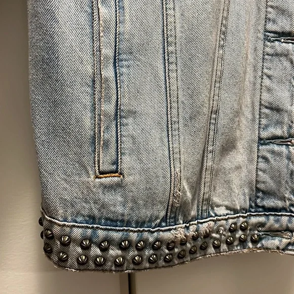 Good American Jean Jacket with Studded Detailing - Picture 4 of 5
